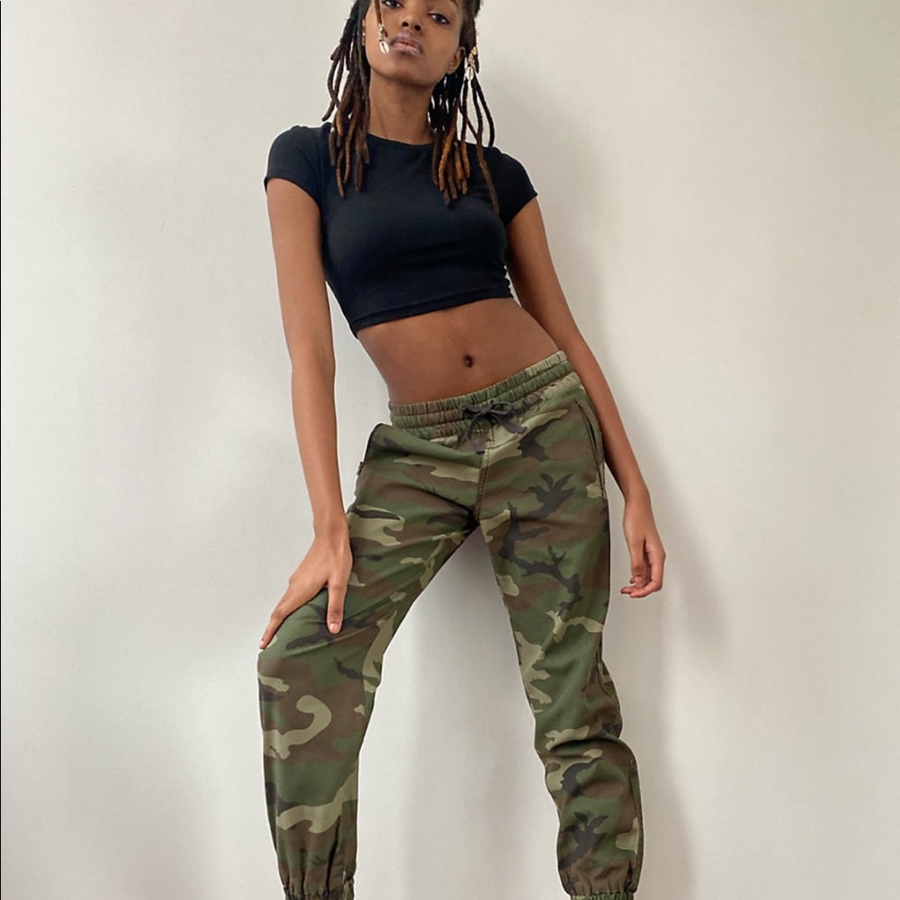 TNA Alix pants in camo green.
